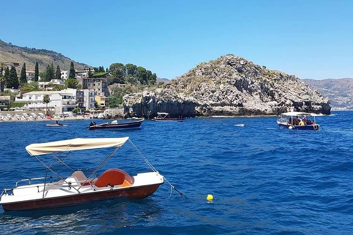 Taormina and Isola Bella Day Tour with Boat Trip from Messina