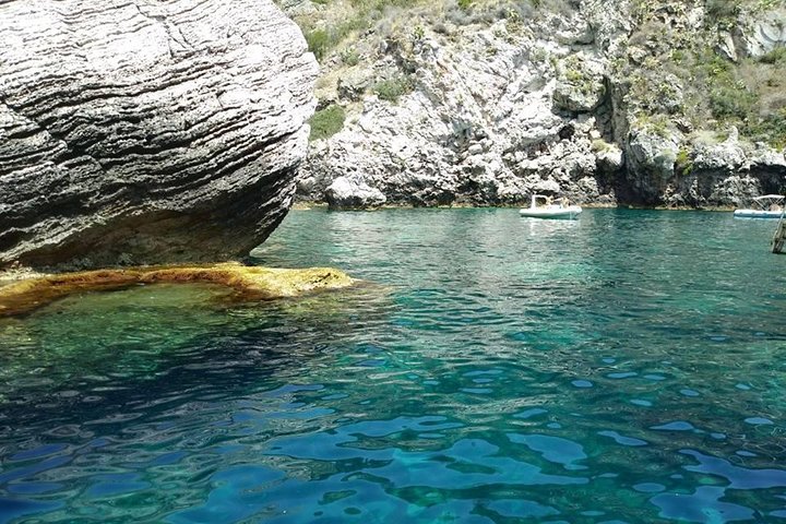 Taormina and Isola Bella Day Tour with Boat Trip from Messina