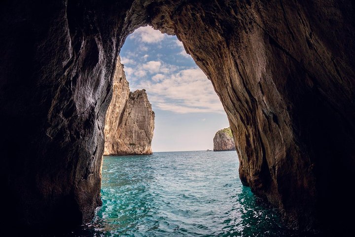 Small Group Capri Island Boat Ride with Swimming and Limoncello