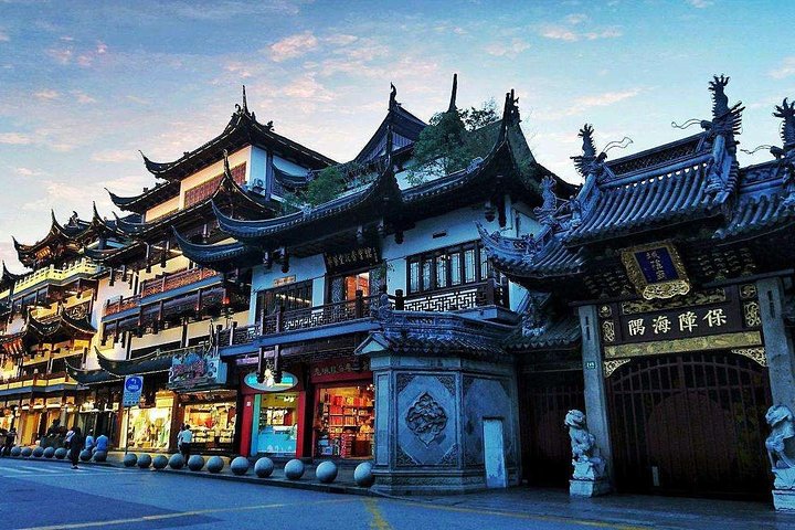 Zhujiajiao Water Town and Shanghai City Private Day Tour