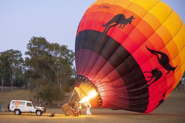 Brisbane's closest Hot Air Balloon Flights - City & Country views - 1 hr flight!