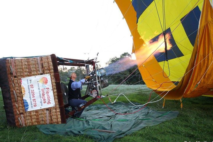 Brisbane's closest Hot Air Balloon Flights - City & Country views - 1 hr flight!