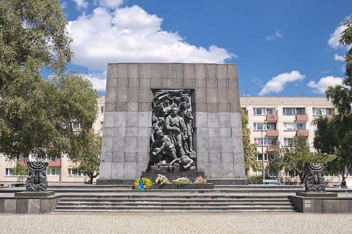 Small-Group Historical Guided Tour of Warsaw with pick up/drop off. Public Tour.