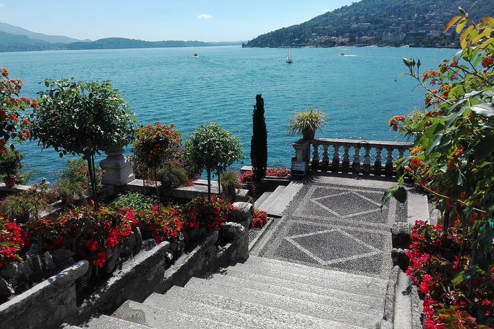 A unique private boat tour of isola Bella with guide Micaela