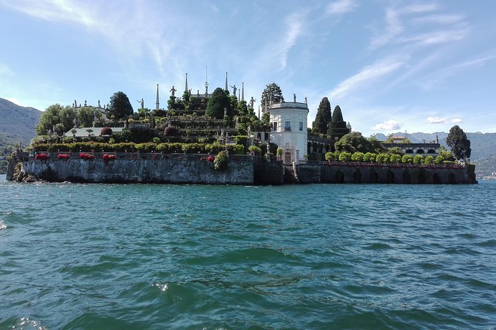 A unique private boat tour of isola Bella with guide Micaela
