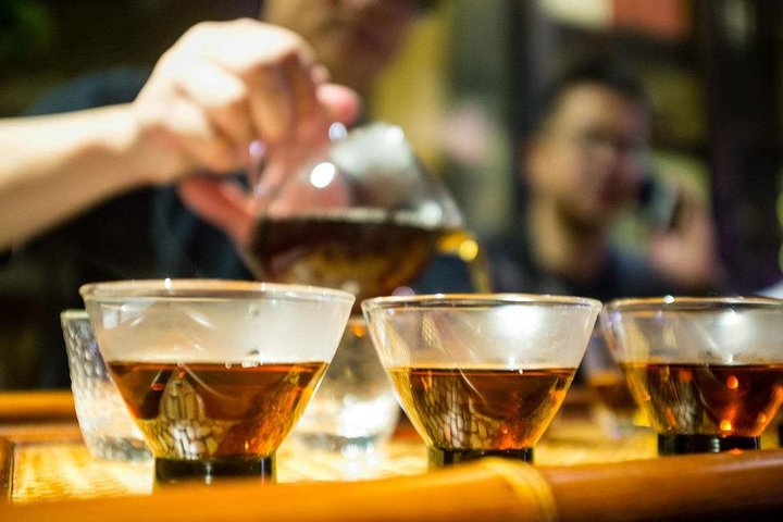 Authentic Local Food Tour in Central Shanghai