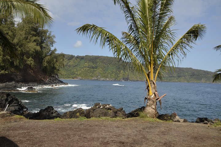 Maui Tour : Road to Hana Day Trip from Kahului Lunch, Water, Chip