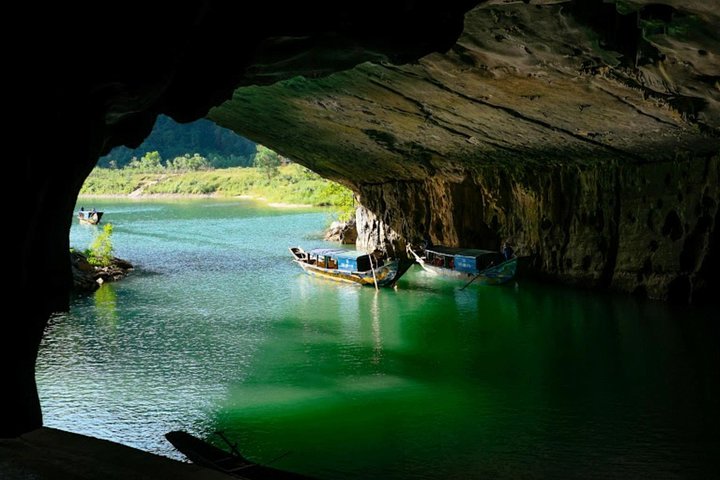 DELUXE SMALL Group : PHONG NHA CAVE And PARADISE CAVE Full Day Guided Tour