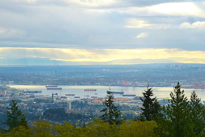 Whistler Sightseeing Tour from Vancouver: See Horseshoe Bay and Shannon Falls
