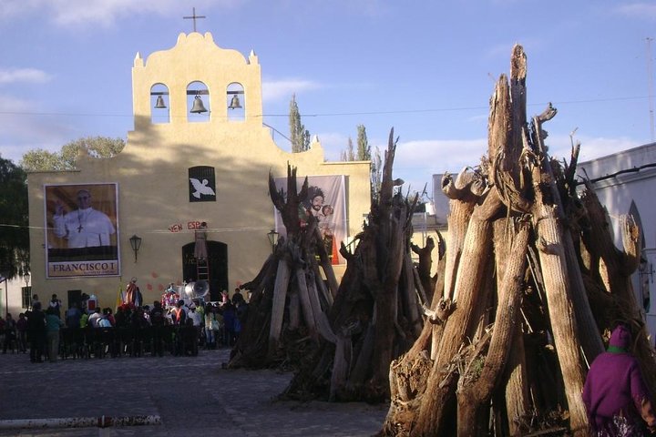 2-Day Tour to Algarrobal, Los Colorados and La Poma from Cachi