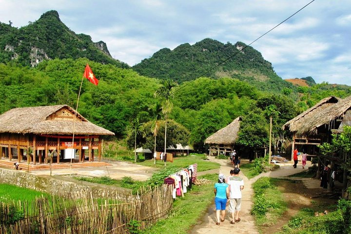 Private Transfer Hanoi Mai Chau One Way (Free hotel pickup)