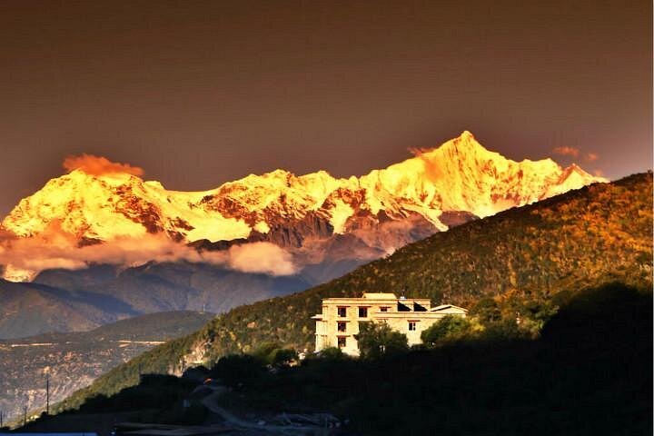 Two Days Shangri-la Highlights Tours
