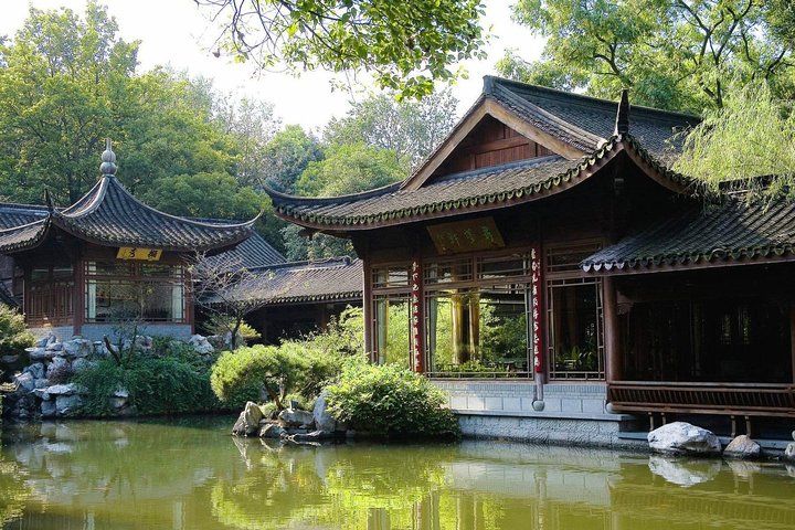Flexible Hangzhou Private Tour from Shanghai by Bullet Train