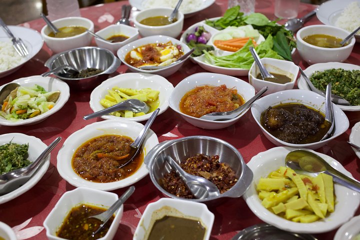Bicycle Food Tour in Mandalay