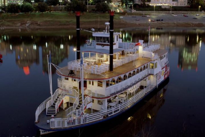 Guided Memphis City Tour that includes Riverboat Cruise