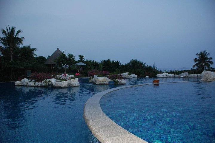 Sanya Half Day Private Tour of Nantian Hot Spring