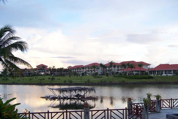 Sanya Half Day Private Tour of Nantian Hot Spring