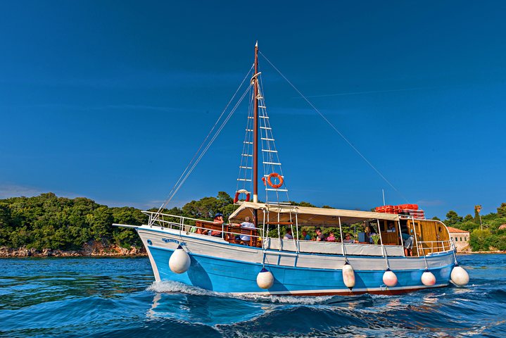 Full-Day Elaphite Islands Cruise from Dubrovnik with Lunch
