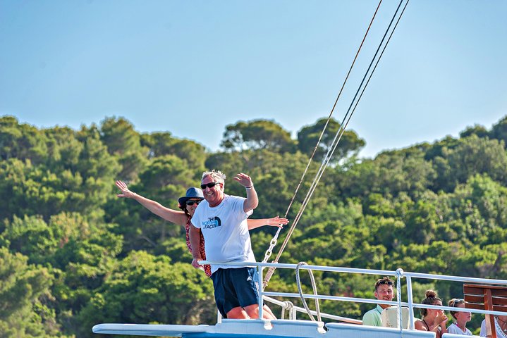 Full-Day Elaphite Islands Cruise from Dubrovnik with Lunch