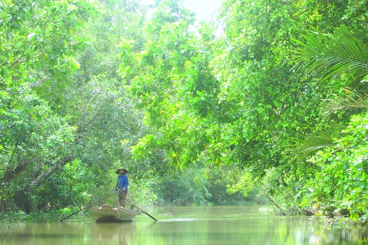Cai Rang Floating Market – Bike, Cook & Weave the Mekong