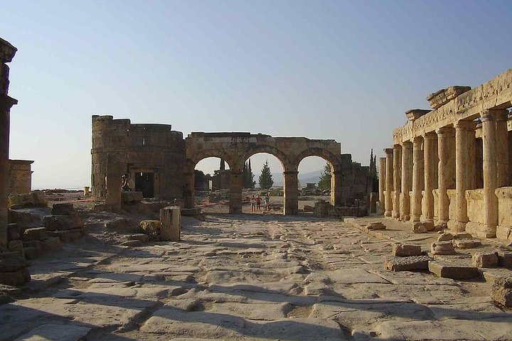 Pamukkale Hierapolis and Cleopatra's Pool Tour with lunch from Antalya
