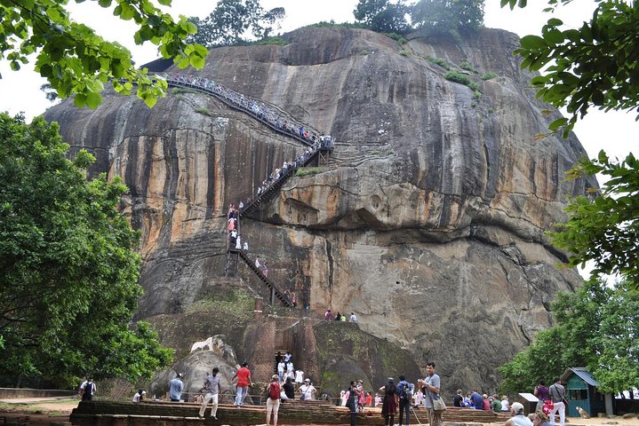 Sigiriya & Dambulla Day Trip with Lunch : Private & All-Inclusive