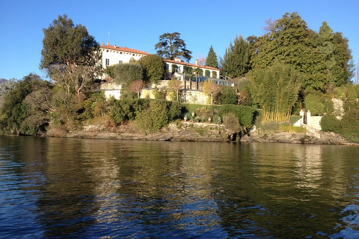 Stresa: 1-Day 3 Borromean Islands Hop-On Hop-Off Boat Tour