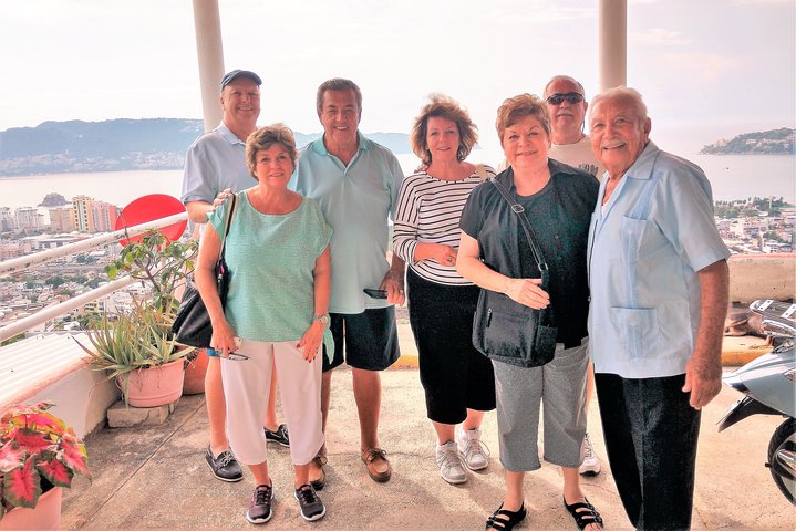 4Hrs Small Group City Tour & High Divers Cruise Terminal Pickup