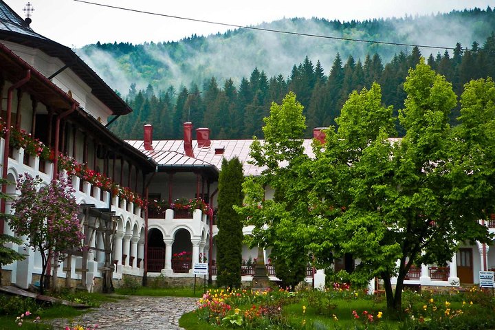 Three days tour of Iasi and UNESCO Painted Monasteries
