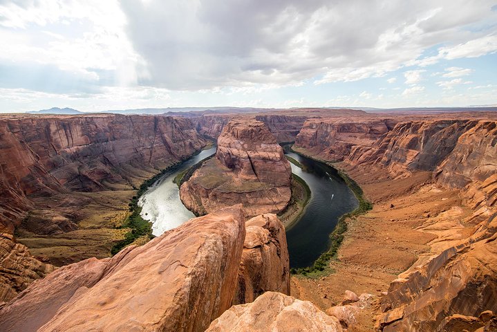 Shuttle Between Las Vegas, St George, Kanab and Page