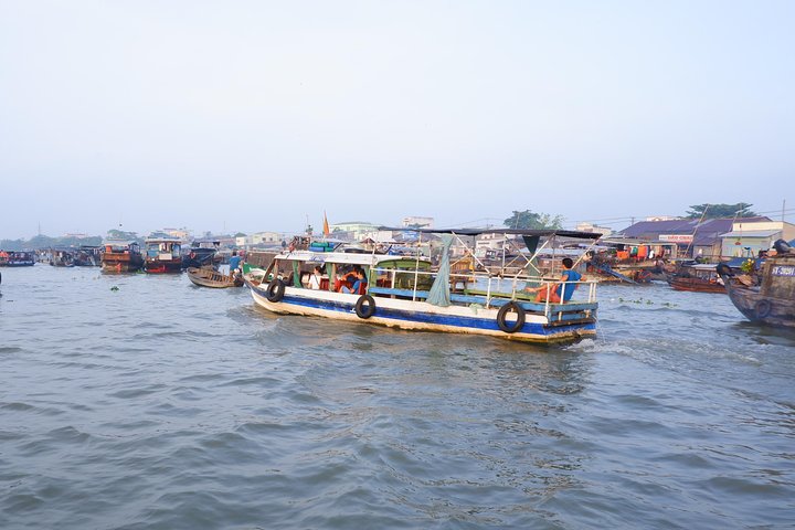 Mekong Delta and Cai Rang Floating Market 5-Hours Tour