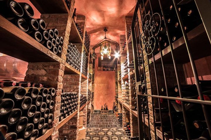 Piedmont Winery Tour: Taste Barolo, Barbaresco & Traditional Food