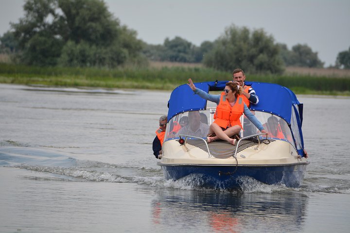 PRIVATE 8h tour: Mila23 and SULINA - the end of the Danube