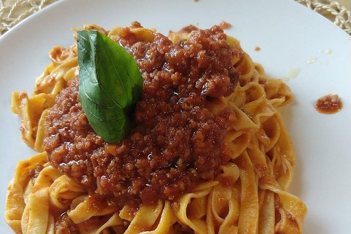 Small-Group Tuscan Cooking Class with Wine & Lunch from Siena