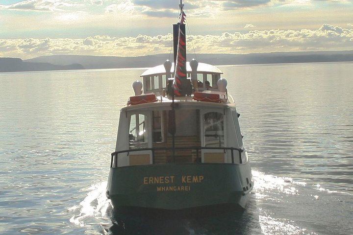 Lake Taupō Māori Rock Carvings Scenic Cruise aboard Ernest Kemp