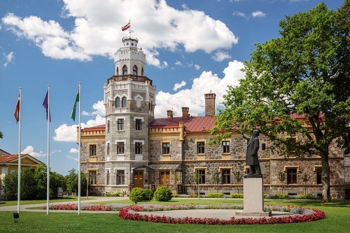 Full-Day Private Trip to Cesis, Sigulda and Turaida from Riga