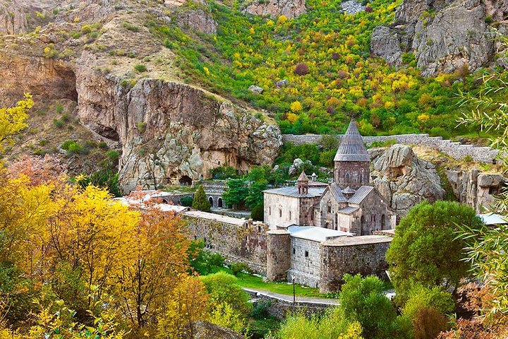 Private 7-8-hour Khor Virap, Garni temple & Geghard monastery trip from Yerevan
