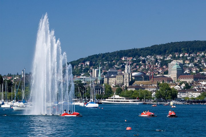 Zurich Sights: Cruise, Lindt Chocolate and optional FIFA Ticket