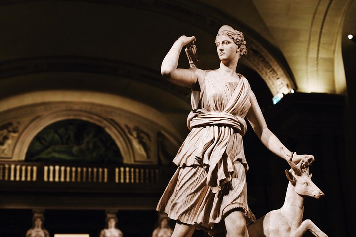 Louvre Museum Premium Guided Tour 6 GUESTS MAX Entry Included