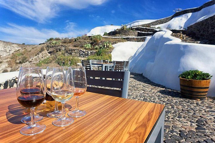 Santorini Wine Tour: Visit 3 Local Wineries with Tastings
