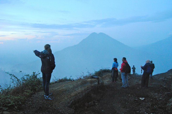 Overnight Mount Ijen Blue Fire Trek Tour From Bali (Private-All Inclusive)