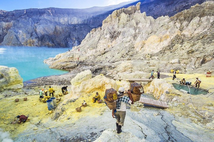 Overnight Mount Ijen Blue Fire Trek Tour From Bali (Private-All Inclusive)