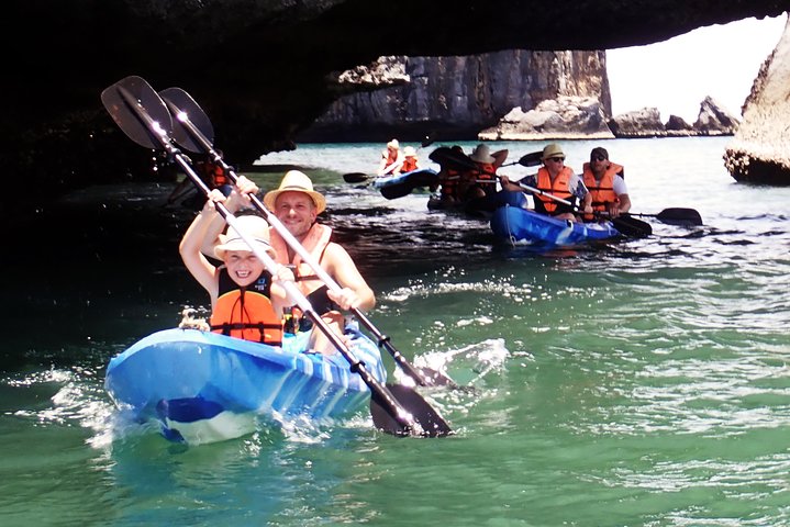 Semi-Private yacht adventure to Ang Thong Park’s hidden treasures