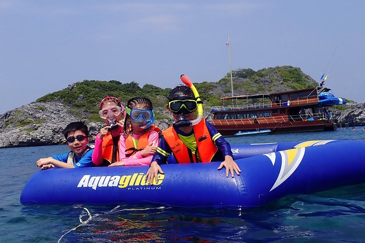 Semi-Private yacht adventure to Ang Thong Park’s hidden treasures