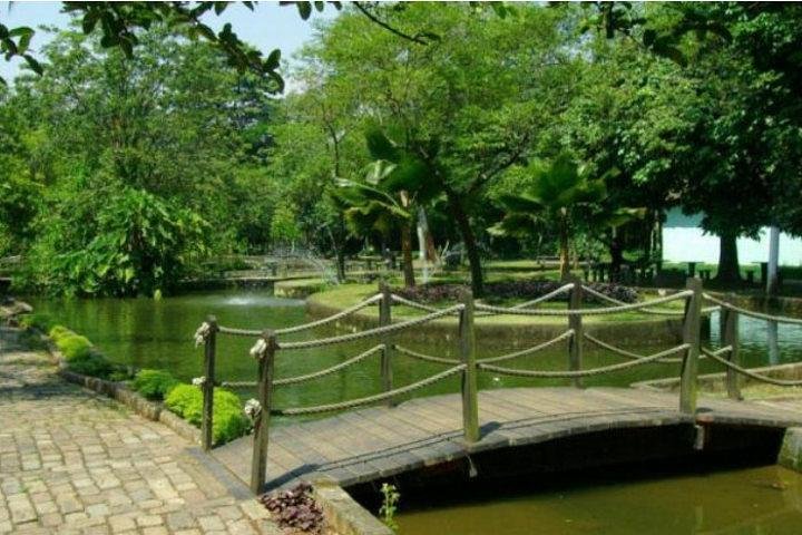 Santos Overview – The Best Sights: Half-Day Private Tour (Santos City Pick-up)