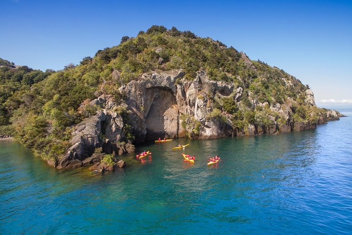The Maori Carvings Half Day Kayak
