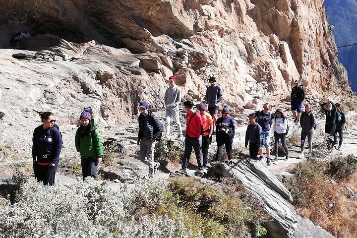 2 Days Tiger Leaping Gorge Hiking Tour by public coach