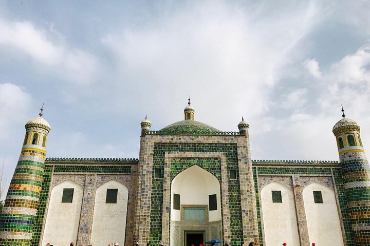 Private Day Tour to Kashgar from Urumqi by Round-way Flight