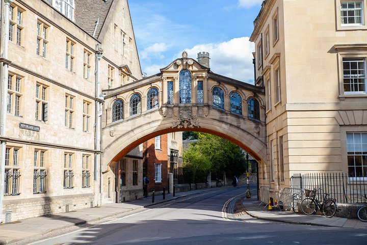 Oxford University Walking Tour With University Alumni Guide
