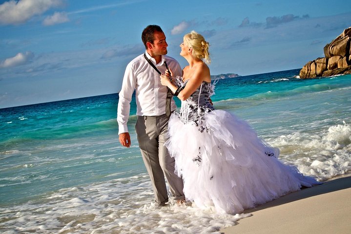Wedding / honeymoon photo La Digue Seychelles